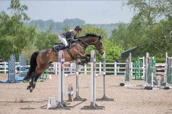 Sharon Teale races to a win in the Nupafeed Supplements Senior Discovery Second Round at Willow Banks Equestrian Centre Sharon Teale races to a win in the Nupafeed Supplements Senior Discovery Second Round at Willow Banks Equestrian Centre